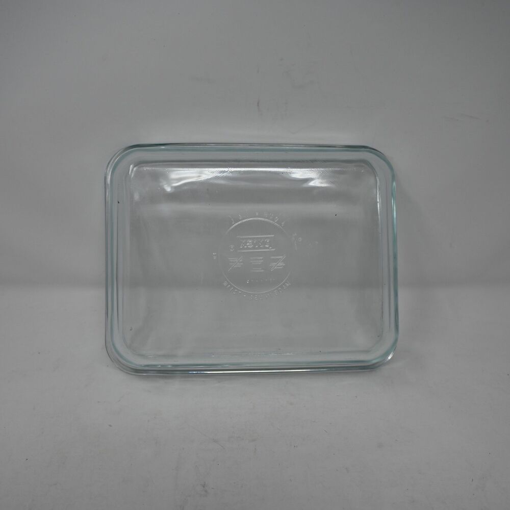 Pyrex 7211R 4 Cup Rectangular Glass Storage Container Made In USA - Picture 2 of 4